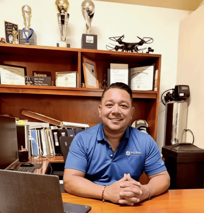 martin lopez, owner of jm roofing in el paso texas<br />
